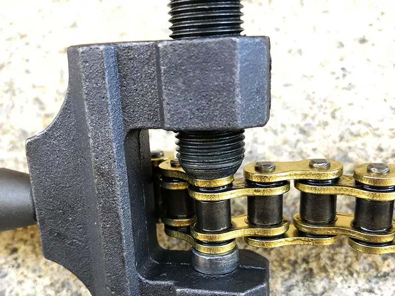 链条截断与铆接